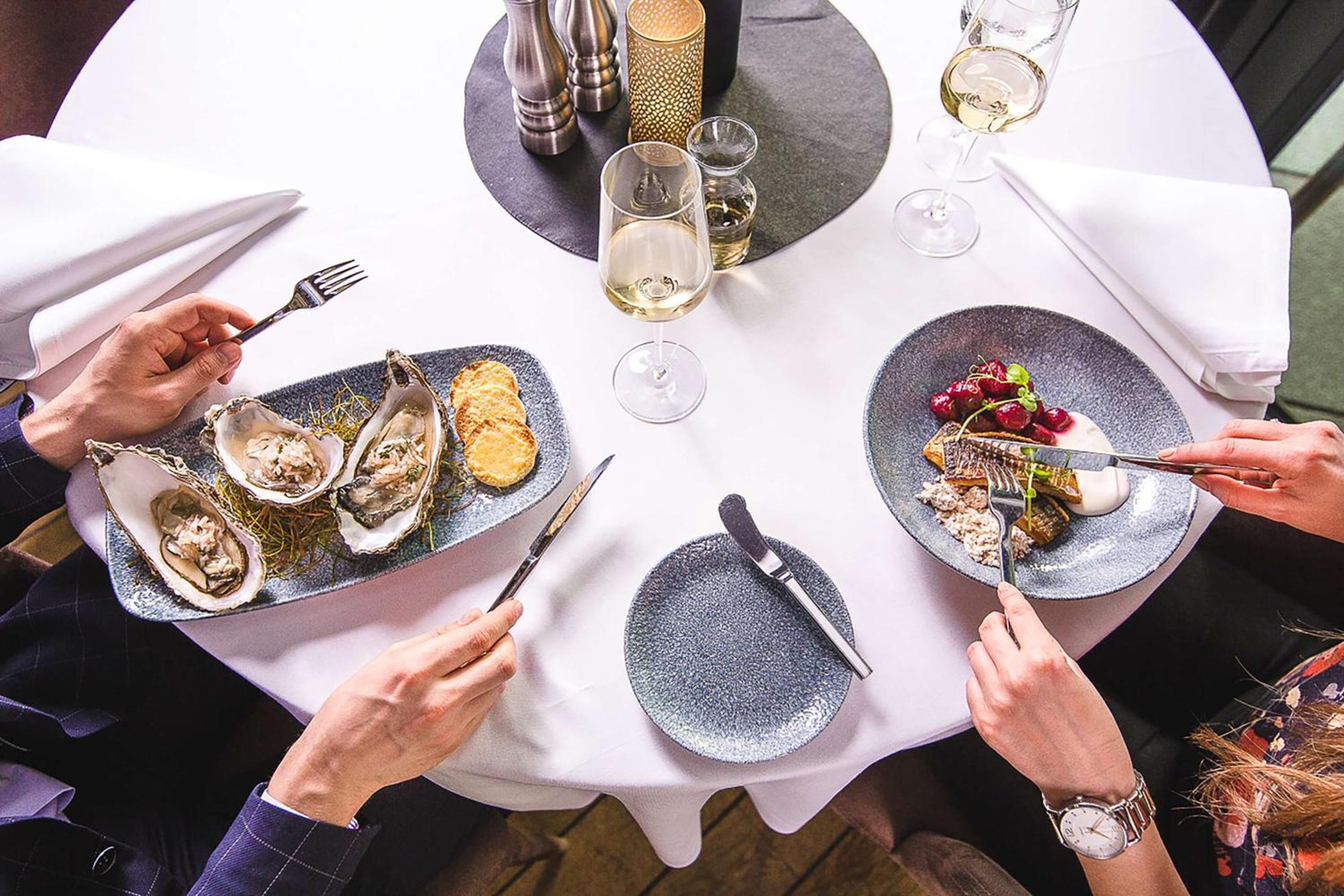 Radisson Blu Resort ชวีโนวิชแจ ภายนอก รูปภาพ Oysters and Champagne